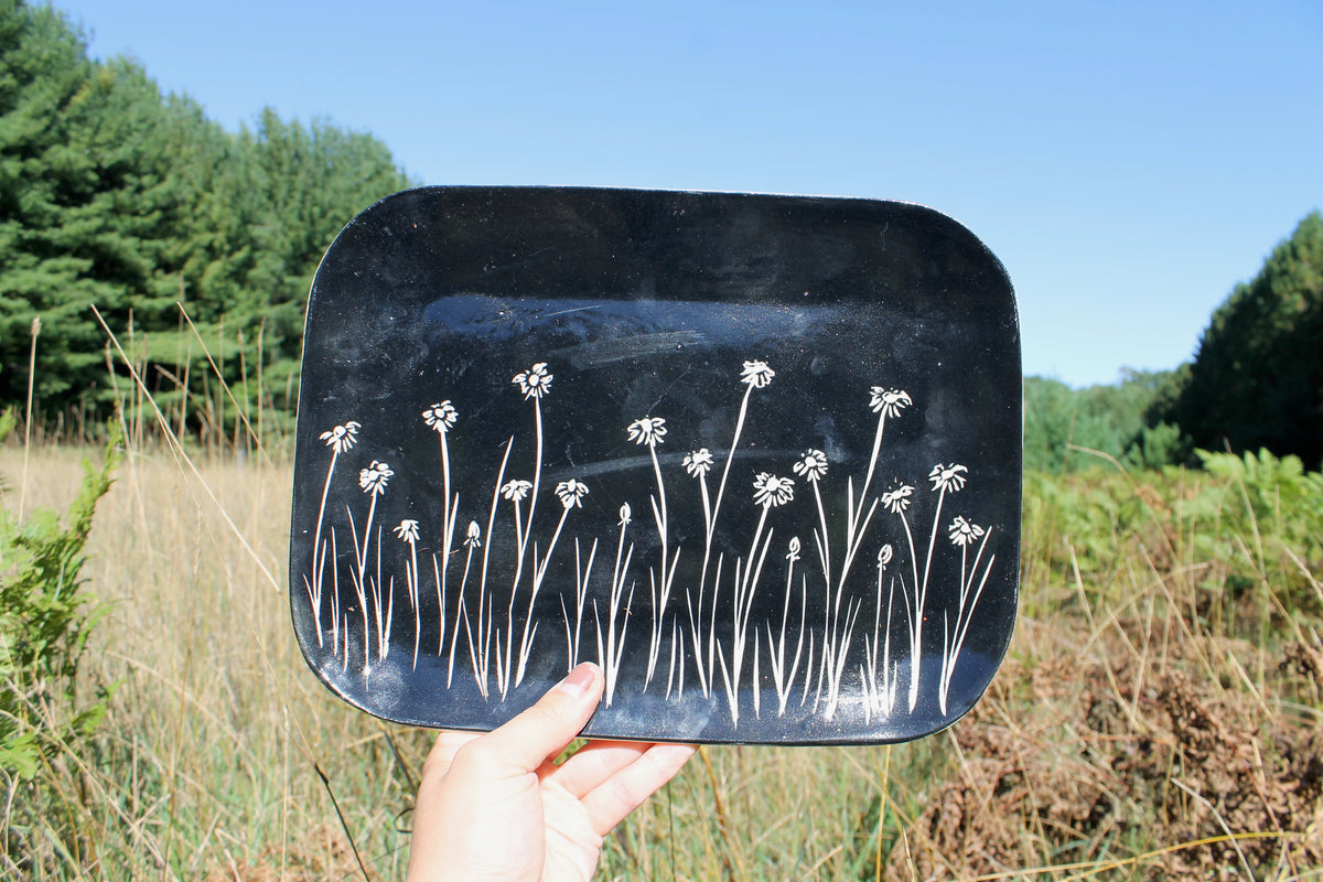 Rectangular Daisy Platter in Black