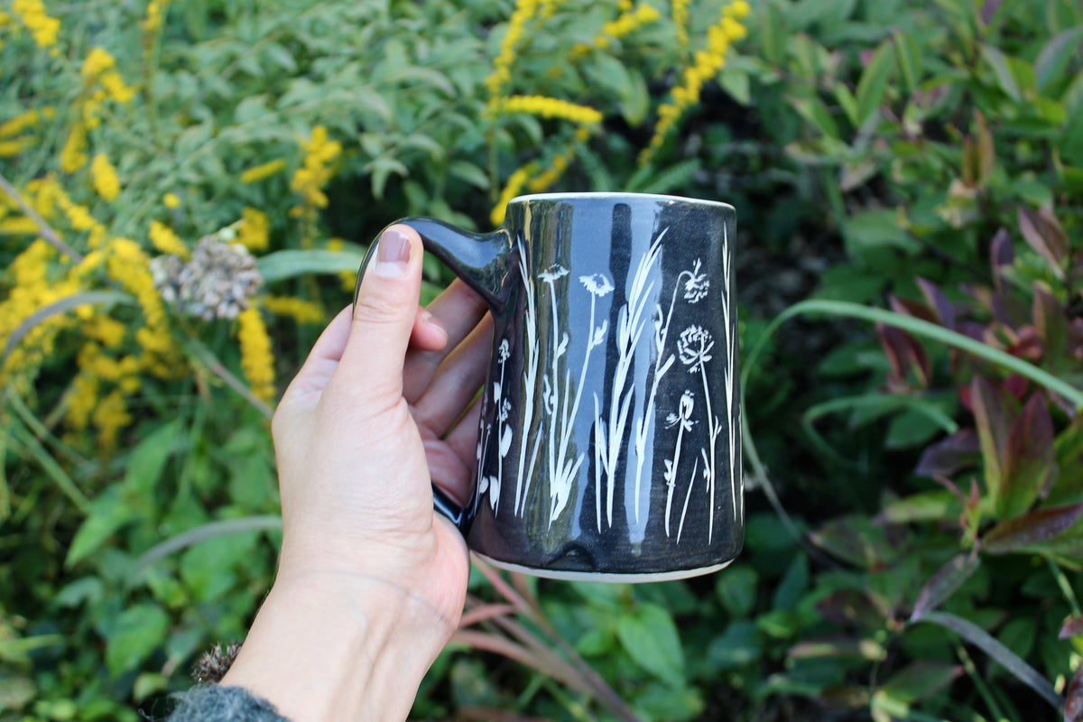Wildflower Mug in Black