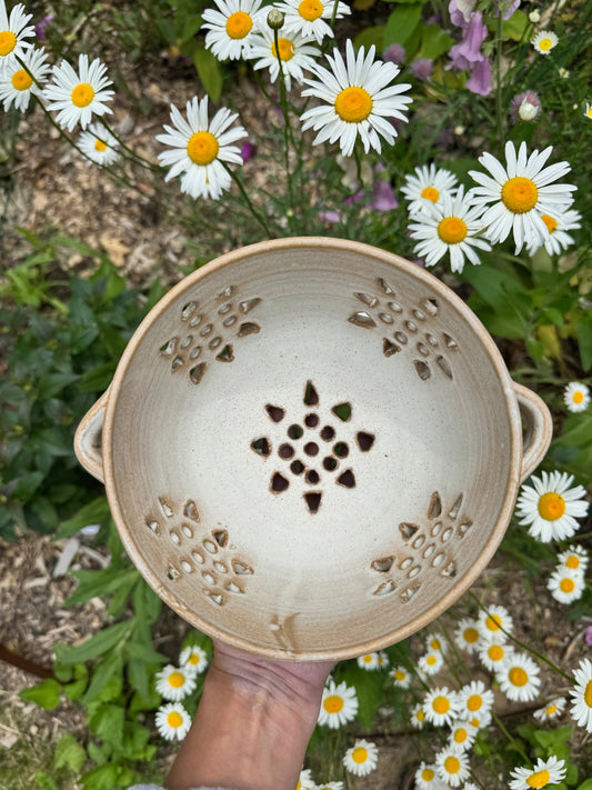 Sunshine Colander in Ivory