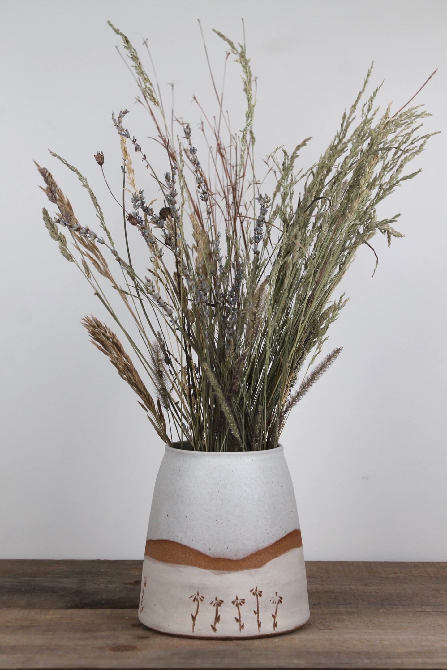 Meadow Vase in Ivory