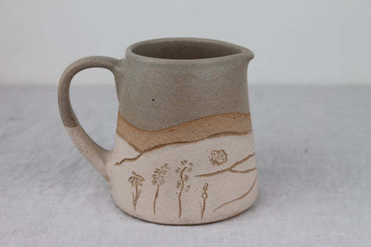 Small Meadow Pourer in Cream