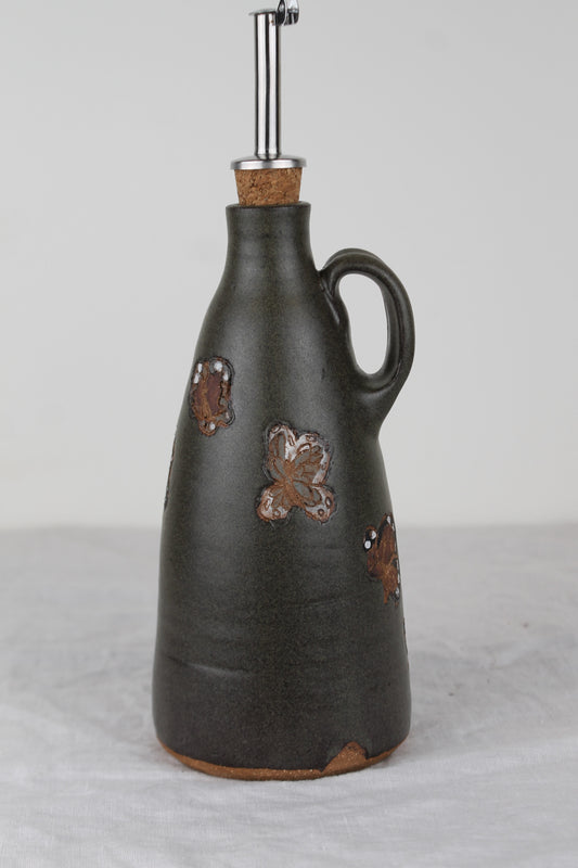 Butterfly Oil Pourer in Charcoal No. 1