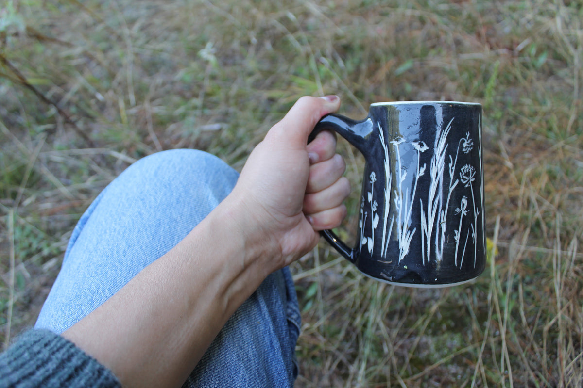 Wildflower Mug in Black